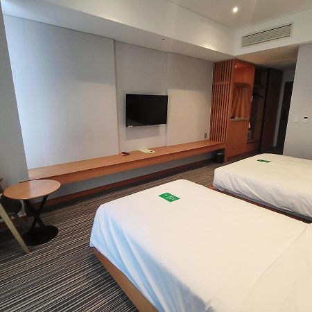 Hotel Tour Incheon Airport Hotel & Suites Екстериор снимка