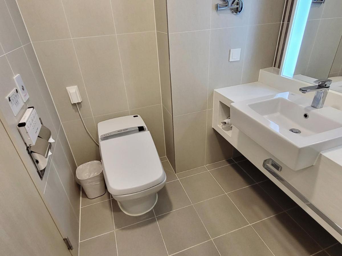 Hotel Tour Incheon Airport Hotel & Suites Екстериор снимка