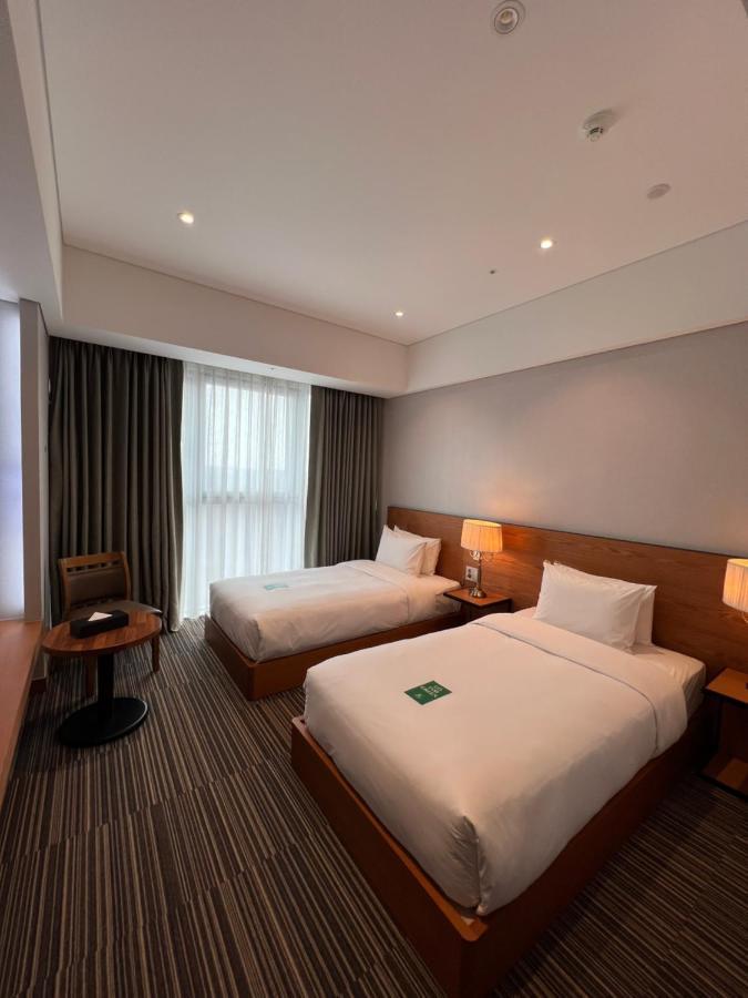 Hotel Tour Incheon Airport Hotel & Suites Екстериор снимка