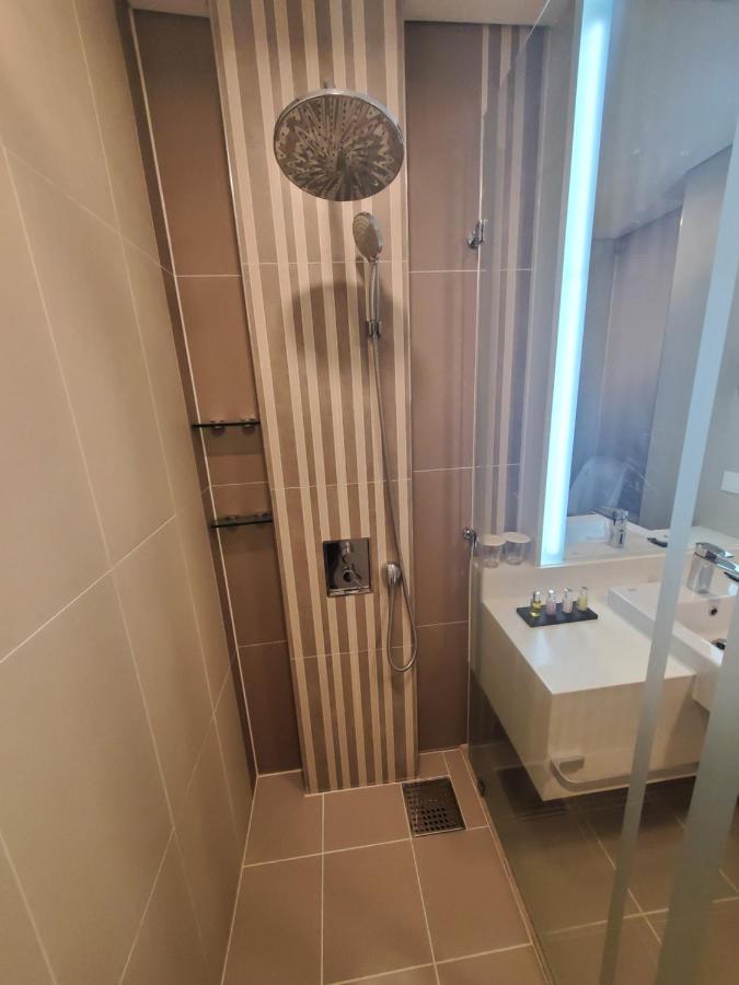 Hotel Tour Incheon Airport Hotel & Suites Екстериор снимка