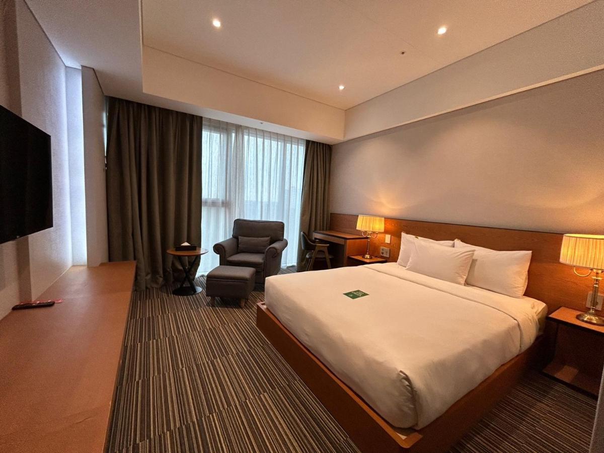 Hotel Tour Incheon Airport Hotel & Suites Екстериор снимка